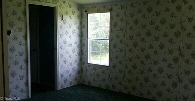 5096 Waynick Meadow Rd, Asheboro, NC 27205 - photo 3