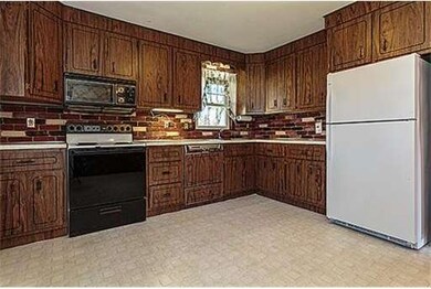 115 Bouchard Ave, Dracut, MA 01826 - photo 2