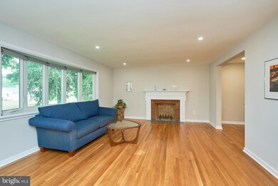 1004 Westwood Dr NE, Vienna, VA 22180 - photo 4