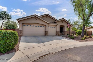 05-5Front of home
