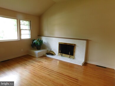 109 Hedgerow Dr, Cherry Hill, NJ 08002 - photo 5