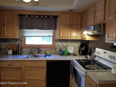 117 Hilltop Rd, Hazleton, PA 18201 - photo 6