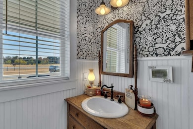 1306 Marigold Ln, Diana, TX 75640 - photo 6