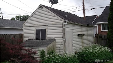 Detached Garage