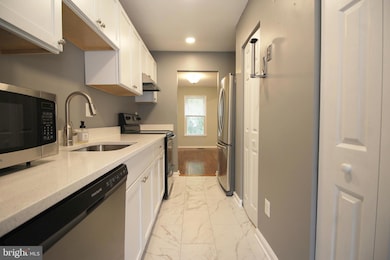 11866 Saint Trinians Ct, Reston, VA 20191 - photo 6