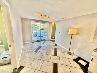 1484 E Clay St, Decatur, IL 62521 - photo 4