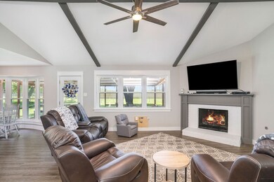 515 Mary Ann Dr, Friendswood, TX 77546 - photo 5