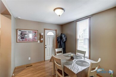 319 Locust St, Findlay, OH 45840 - photo 4