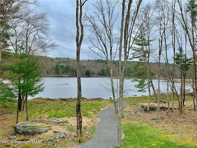 316 Tinkwig Dr, Hawley, PA 18428 - photo 3