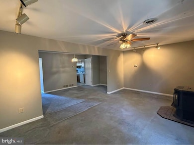 1145 Pheasant Dr N, Carlisle, PA 17013 - photo 3