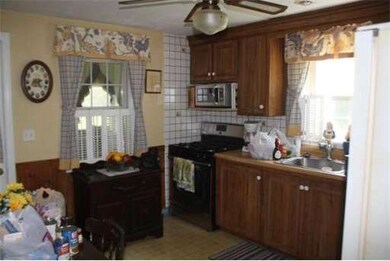 102 Conlyn Ave, Franklin, MA 02038 - photo 5