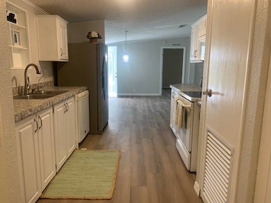 337 Belle Field Ave unit 337B, Lake Placid, FL 33852 - photo 5