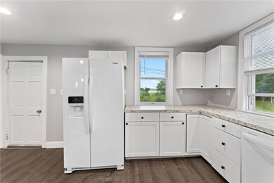 62 Main St unit 1st floor, Warren, RI 02885 - photo 3