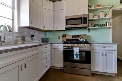 Kitchen3 1925 E Palm Ln