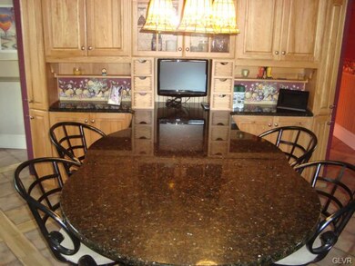 6629 Walnut St, Slatington, PA 18080 - photo 7