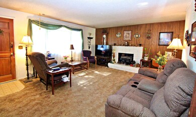 1115 NE Beacon Dr, Grants Pass, OR 97526 - photo 7