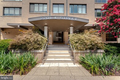 Carriage House unit 619, Washington, DC 20037 - photo 3