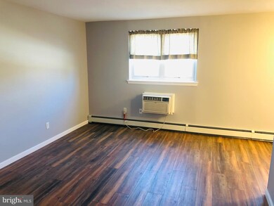 335 E Lancaster Ave unit D14, Downingtown, PA 19335 - photo 4