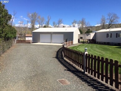 105 Green Acres Ln, Mount Vernon, OR 97865 - photo 2