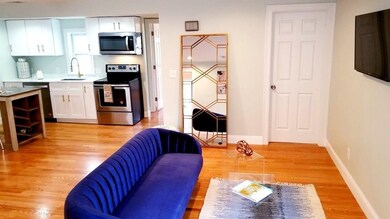 11 1/2 Mason St unit 3, Salem, MA 01970 - photo 2