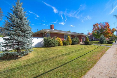 138 Fleetwood Ave, Albany, NY 12209 - photo 3