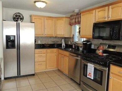 82 Tercentennial Dr, Billerica, MA 01821 - photo 2