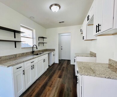 6428 Woodway Dr, Fort Worth, TX 76133 - photo 6