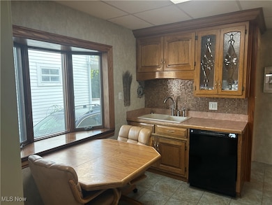 4710 Maplecrest Ave, Cleveland, OH 44134 - photo 7