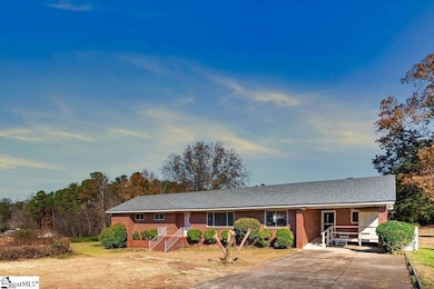 209 Belvue Dr, Union, SC 29379 - photo 3