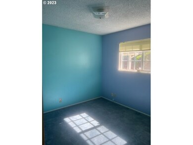 184 Sky Crest Dr, Grants Pass, OR 97527 - photo 5