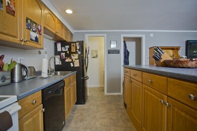 269 Chicopee St unit 13, Chicopee, MA 01013 - photo 6