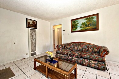 9556 Beverly St, Bellflower, CA 90706 - photo 4