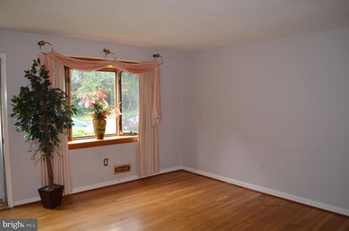 657 S Wickham Rd, Baltimore, MD 21229 - photo 3