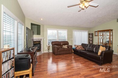 1406 Lois Ln, Nampa, ID 83686 - photo 4