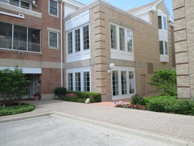 2300 Chestnut Ave unit S-201, Glenview, IL 60026 - photo 2