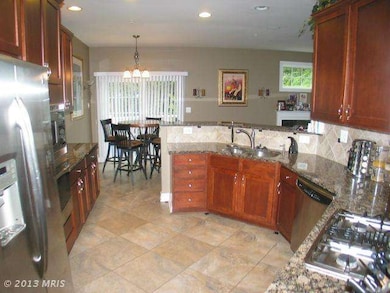 12815 Fox Fern Ln, Clarksburg, MD 20871 - photo 3