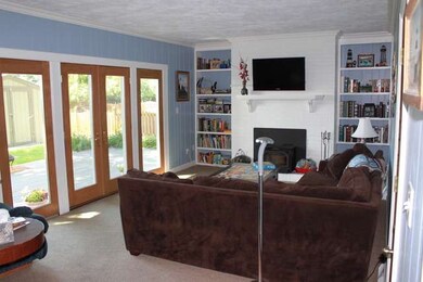 1717 Lynwood St, Crest Hill, IL 60403 - photo 4