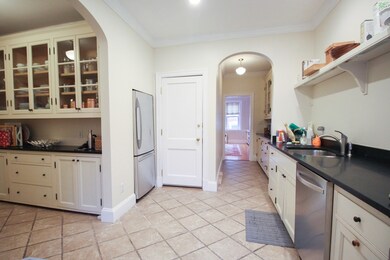 89 Pleasant St unit 3, Brookline, MA 02446 - photo 5