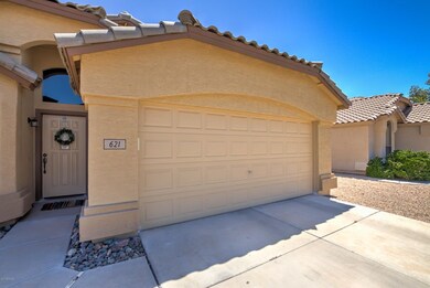 621 E Devon Dr-4
