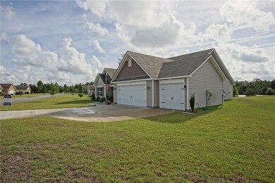 213 Victorian Lake Dr, Brunswick, GA 31525 - photo 4