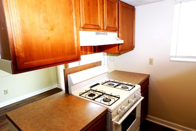 4829 Kitchen3