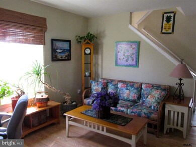 609 Butterfly Cir unit 116, Dallastown, PA 17313 - photo 5