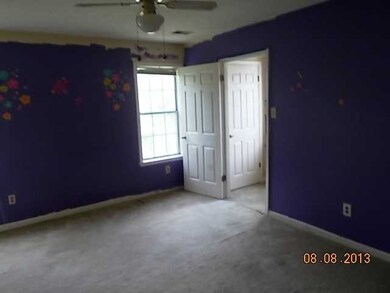 UP- HAS ON-SUITE BTH AND WALK-IN CLOSET SEPARATED 