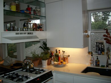 1611 Colquitt St unit 2, Houston, TX 77006 - photo 7