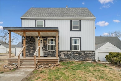 290 Highland Dr NW, Cedar Rapids, IA 52405 - photo 2