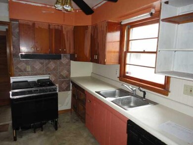 2923 W 12th St, Anderson, IN 46011 - photo 4