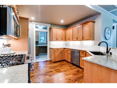 2865 Riverview St, Eugene, OR 97403 - photo 7