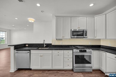 77 Sequoia Dr, Cedar Grove, NJ 07009 - photo 7