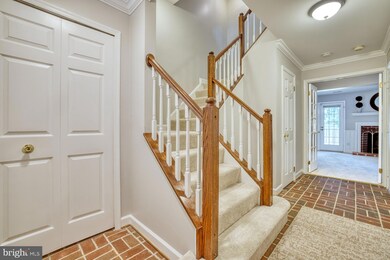 6864 Mclean Province Cir, Falls Church, VA 22043 - photo 4