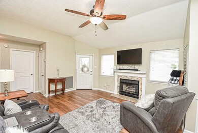 8650 Laurel Trails Dr, Houston, TX 77095 - photo 4